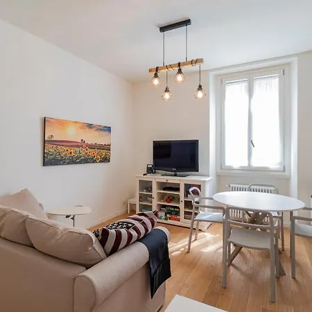 דירה Joivy Cosy 1-bed Near Centrale מילאנו