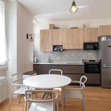 Joivy Cosy 1-bed Near Centrale דירה *