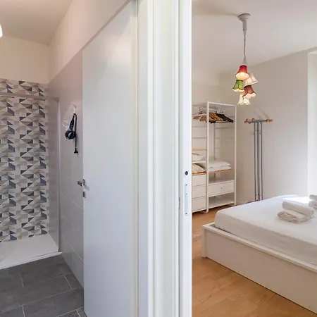 Joivy Cosy 1-bed Near Centrale דירה מילאנו